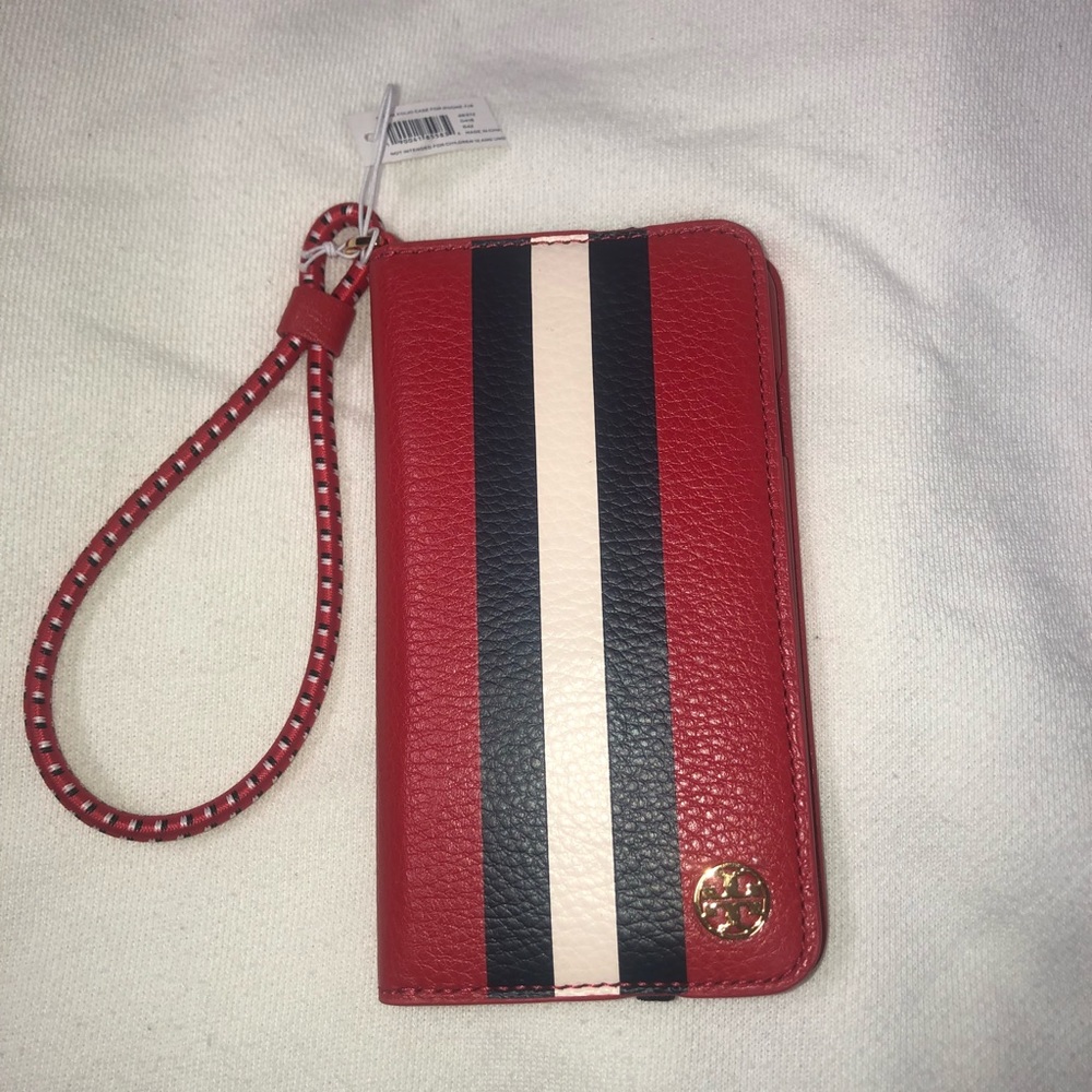 Tory Burch Scallop T Folio Case